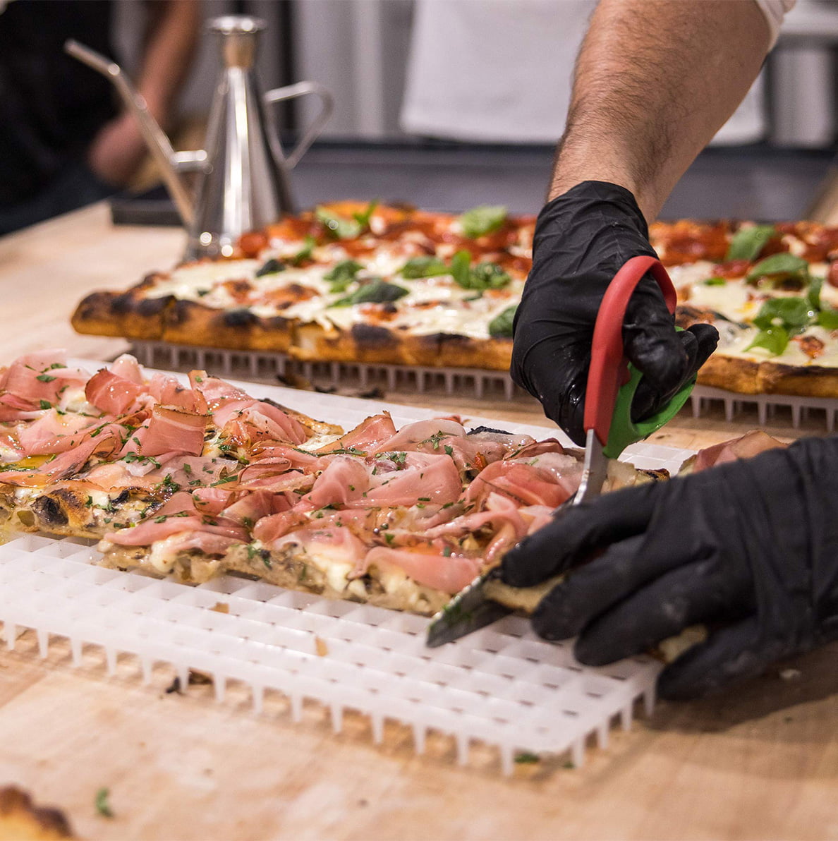 Focaccia Napoletana Margherita getopte versie - Van Tol Convenience Food - Tolini