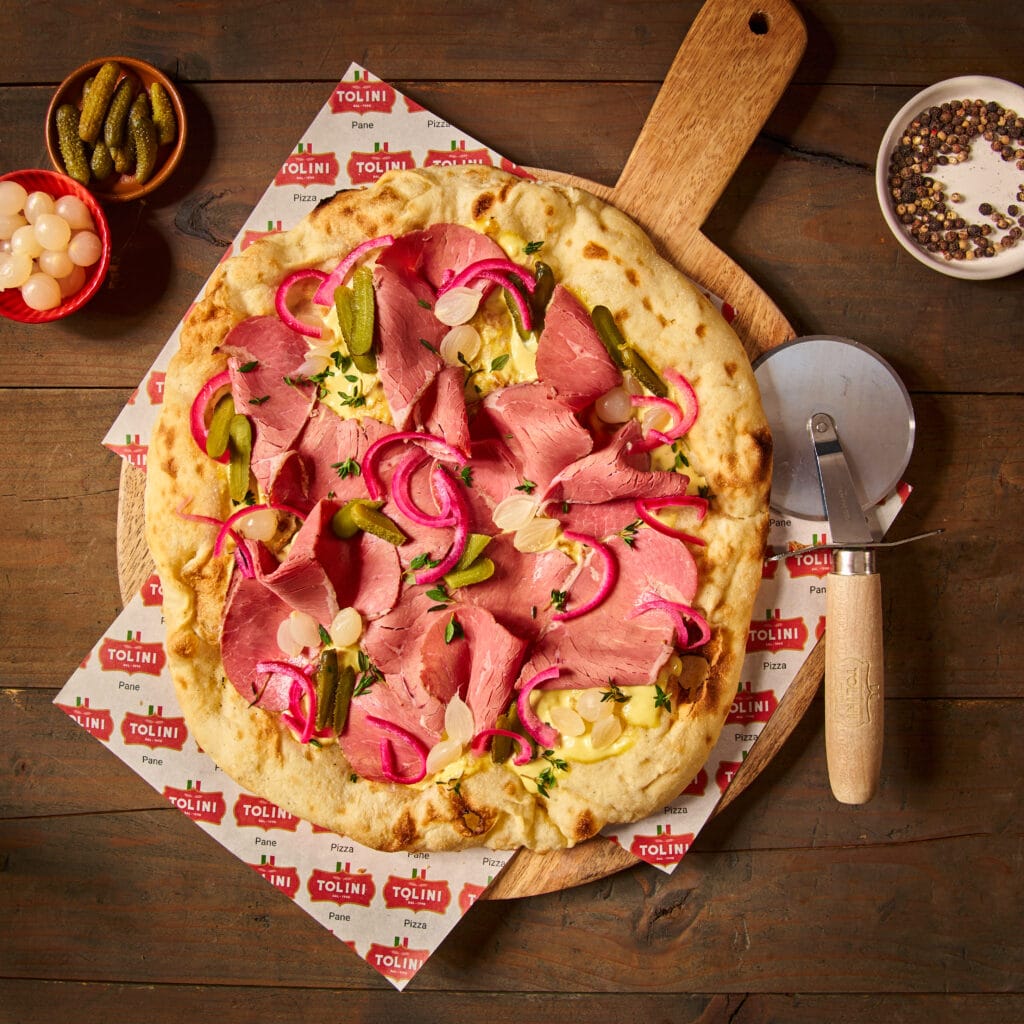 Focaccia Pizza Pastrami - New York Style - tolini - Van Tol Convenience Food